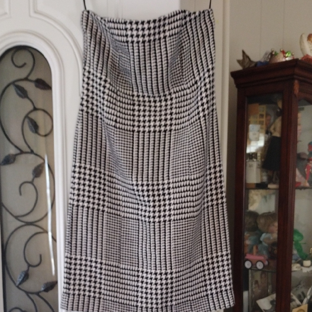 Elegant Black and White Houndstooth Strapless Dress